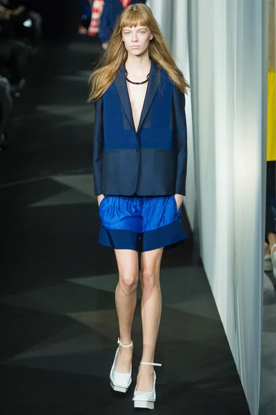 Look 19